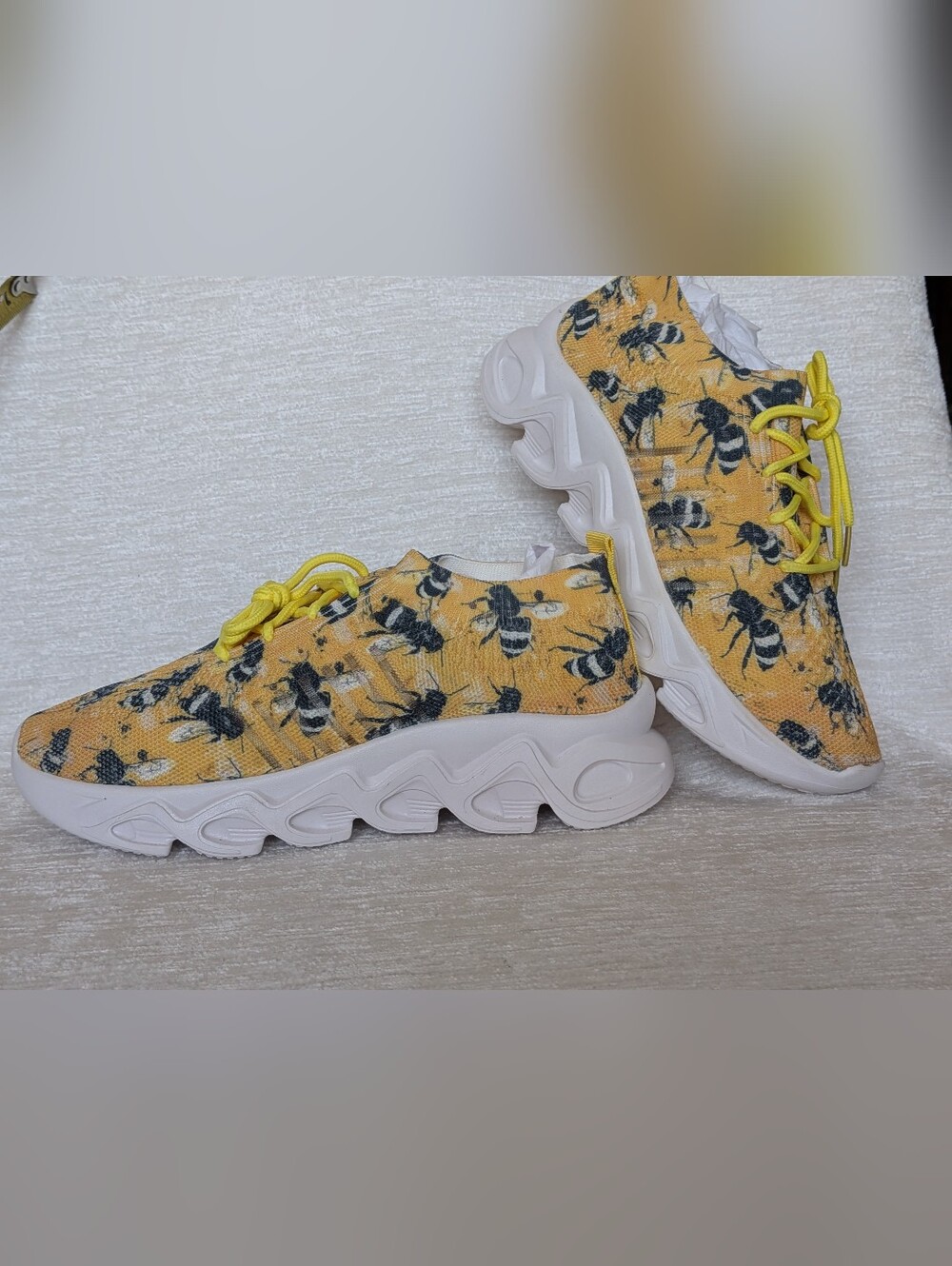 Yellow Bee Print Athletic Stretchy Women's Sneakers - EU 41 Lightweight Casual